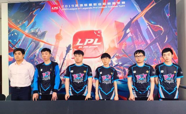 霸主之争中 霸主之争中