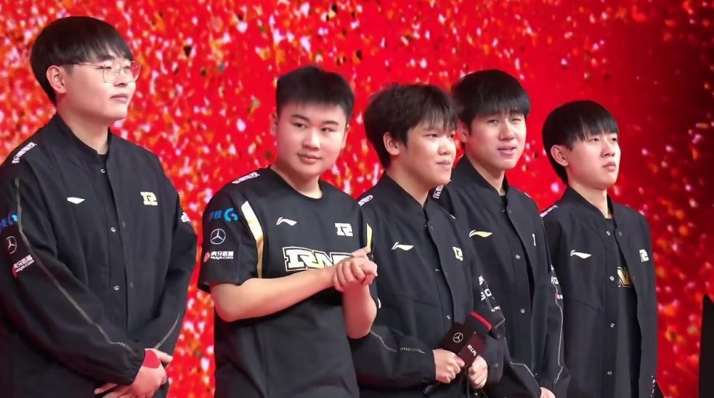 曼联也持续 曼联也持续